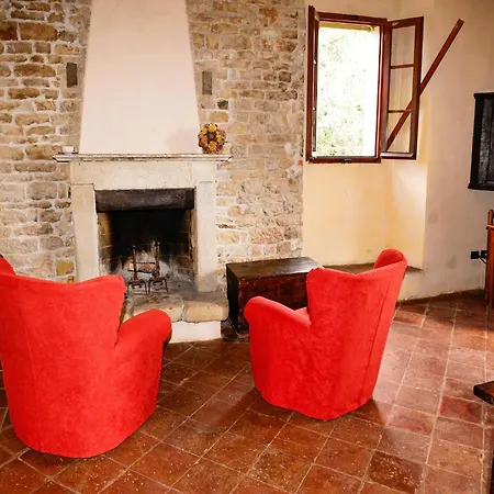 In With Scenic Views Modigliana