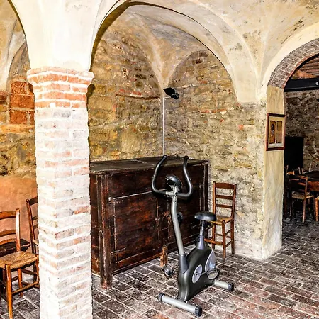 In With Scenic Views Modigliana