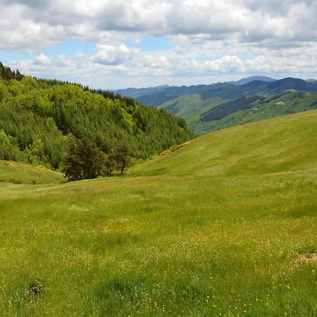 In With Scenic Views Дом отдыха